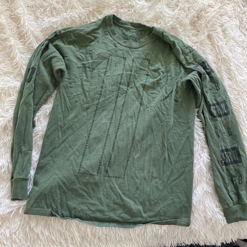 beyoncé OTR tour long sleeve, size S